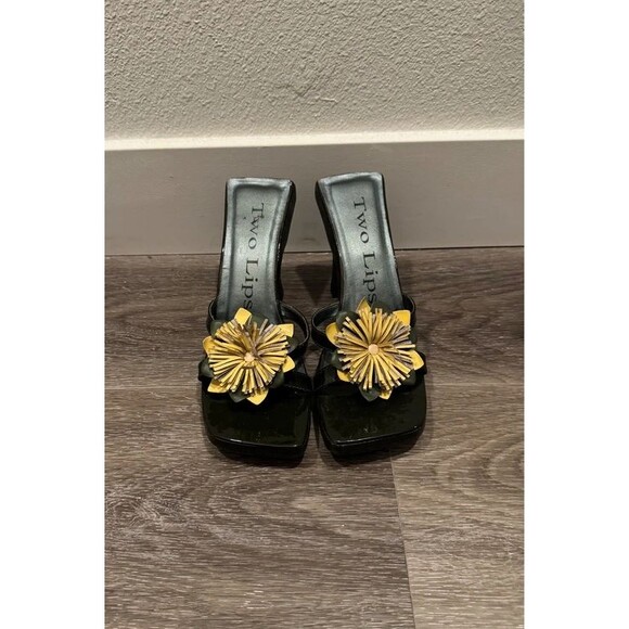 Shoes - Two Lips Black Patent Flower Sandals Women’s 6 Narrow Slide Heels